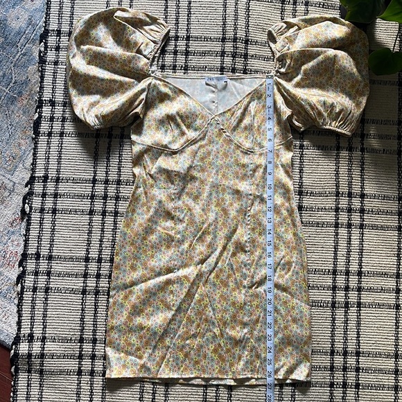 Zara floral puff sleeve fitted heart neckline mini dress - Picture 5 of 7